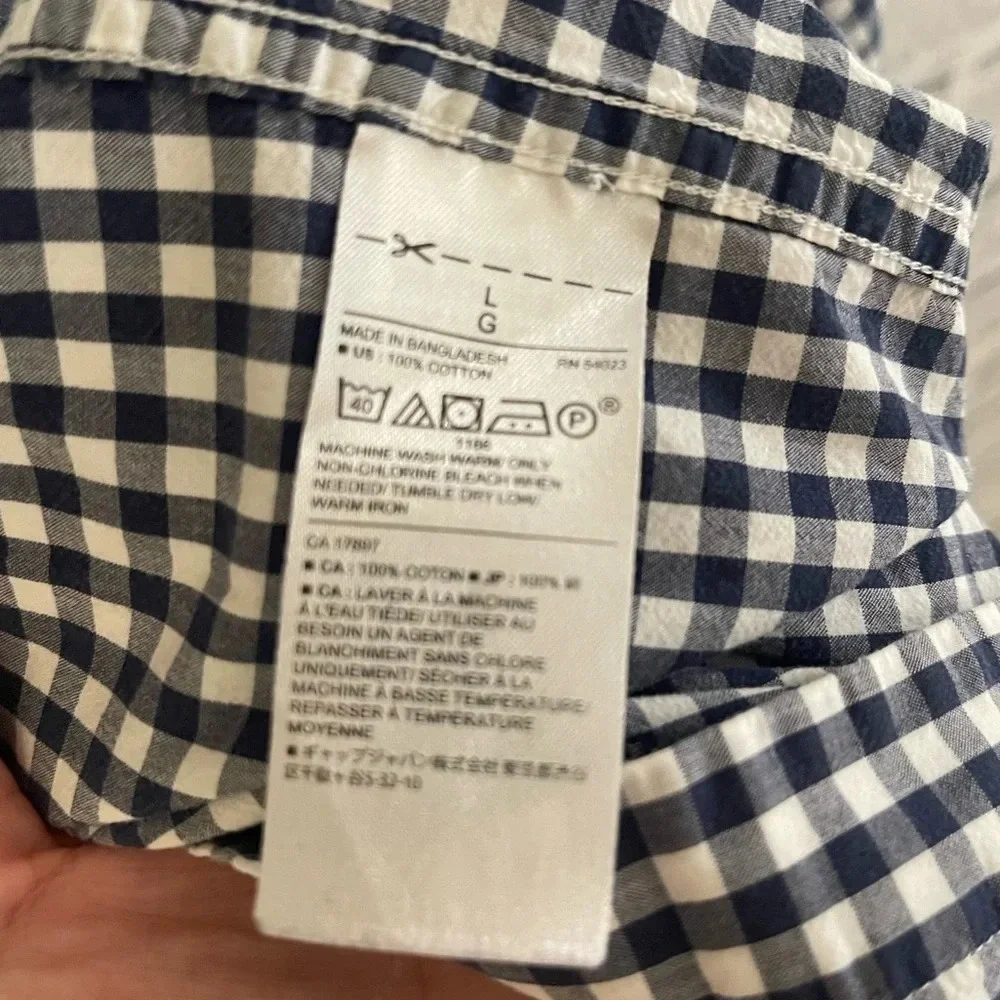 Men’s Banana Republic blue/white checkered pattern button down dress shirt Large